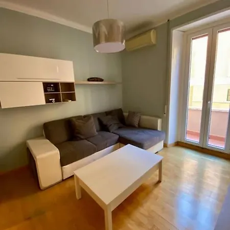Lovely Near Metro A Re Di Apartment